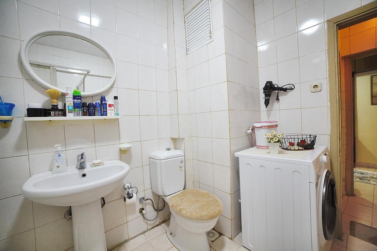 Private Room Close To Merter And Gungoren Textile Center Istanbul Bagian luar foto